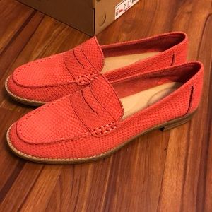 NIB Sperry penny loafers. Cute coral color